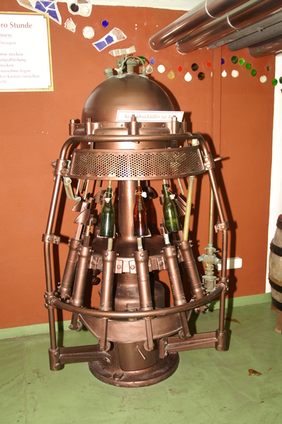 Eine alte Bier-Abfüllmaschine