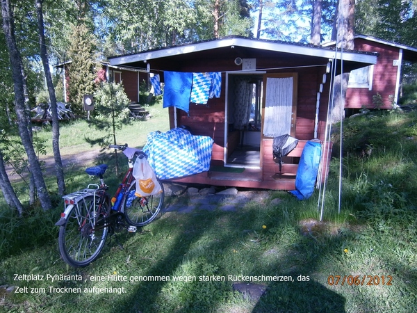 Am Zeltplatz Pyhäranta: Eine Hütte, mit Heizung!