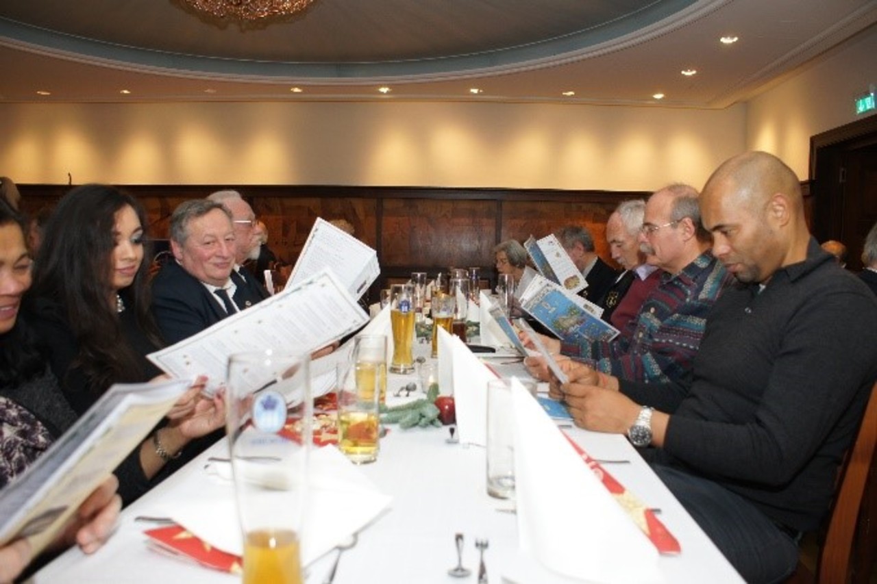 Wir speisen &agrave; la carte!