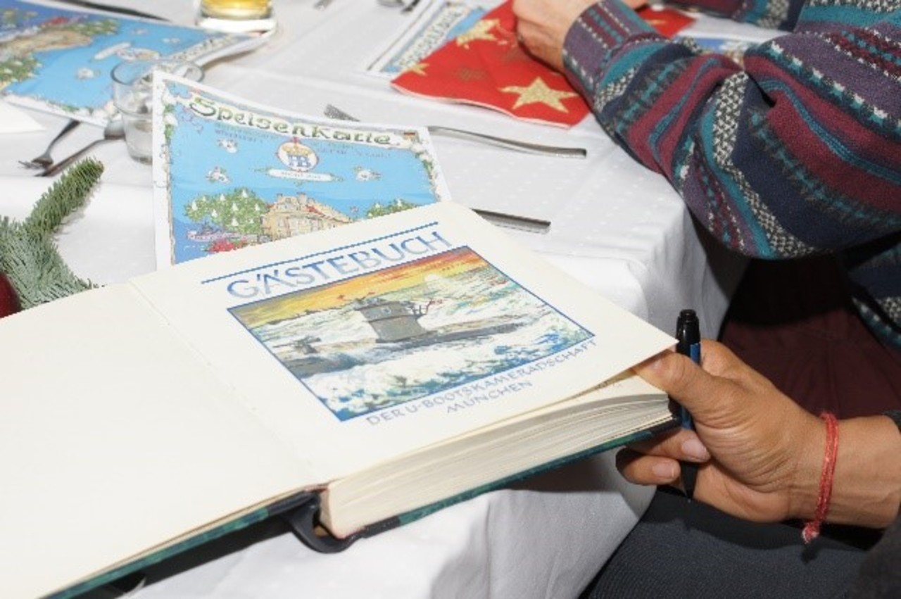 Das G&auml;stebuch der Ubootkameradschaft macht die Runde