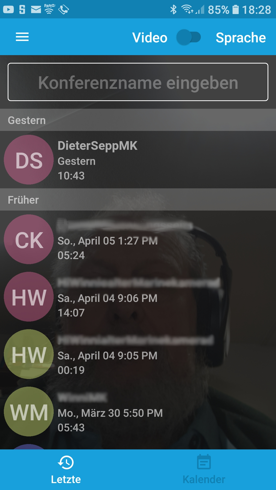 Links oben auf die drei Striche tappen, dann das Zahnrad (Einstellungen) wählen